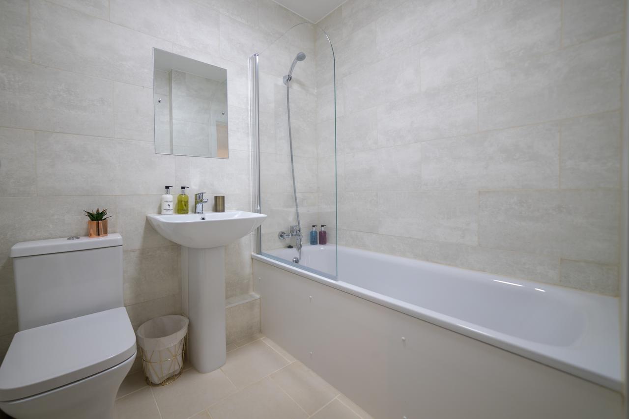 London Heathrow Serviced Apartments Ashford  Exterior foto